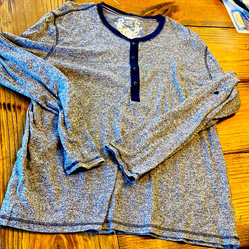Men’s Express XL long-sleeved henley shirt LIKE NEW